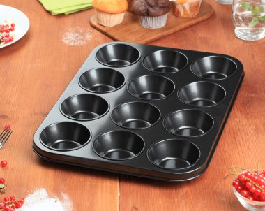 12 cup muffin tin clipart