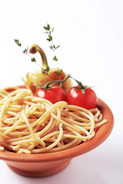 Whole wheat spaghetti — Stock Photo, Image