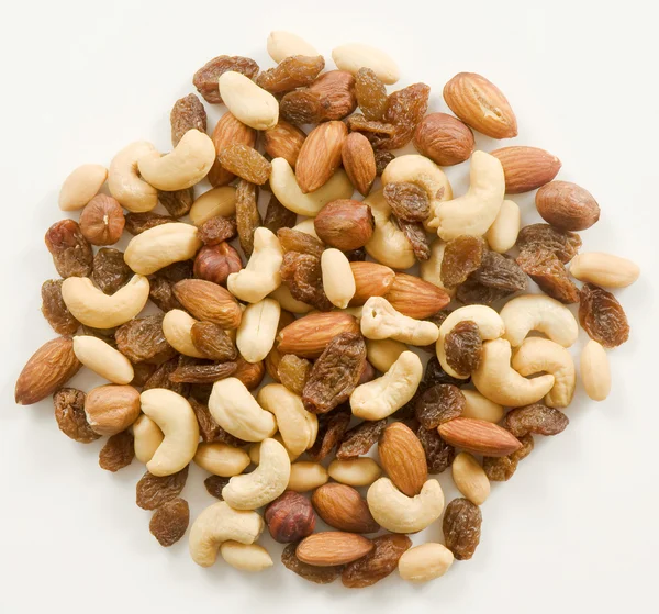 Blandning av nötter och russin — Stockfoto