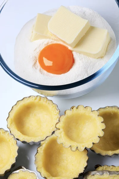 Сире тісто в сковороді — стокове фото