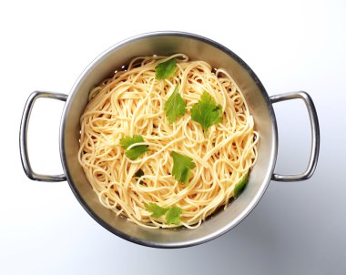 Süzgeçli spagetti.