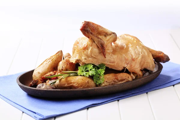 Pollo y patatas al horno — Foto de Stock