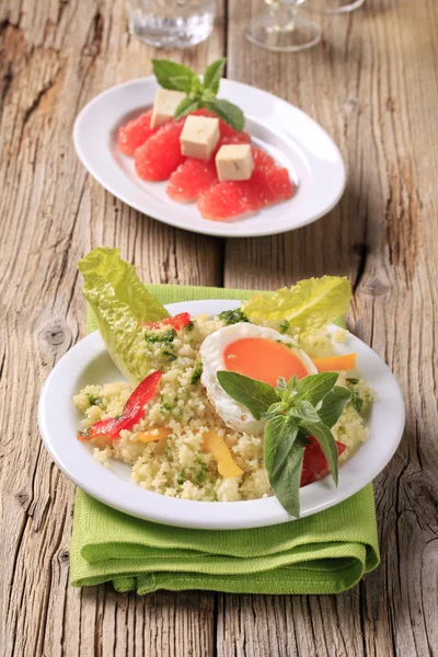 Couscous Salad Fried Egg Red Grapefruit Tofu — Stock Photo, Image