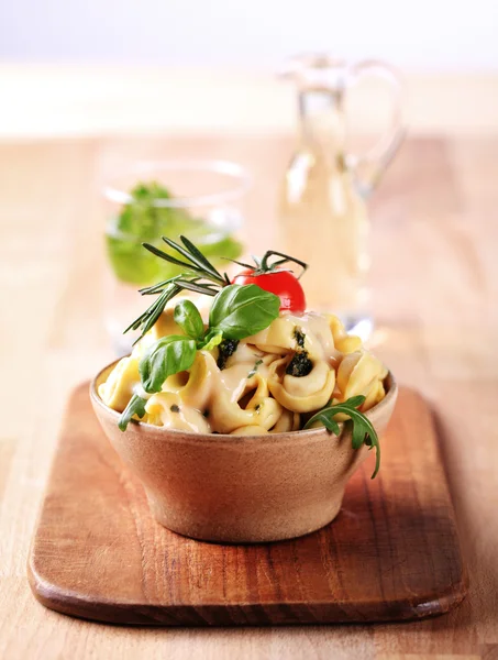 Bowl Tortellini Pesto Sauce — Stock Photo, Image