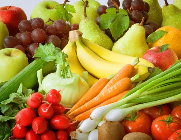 Färska grönsaker och frukt — Stockfoto