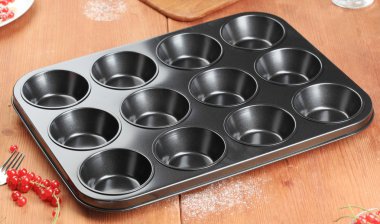 12 cup muffin tin clipart