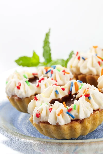Chocolate and cream tartlets — Stock Photo, Image