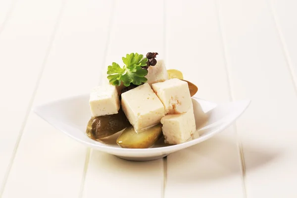 Feta sajt és savanyúságok — Stock Fotó
