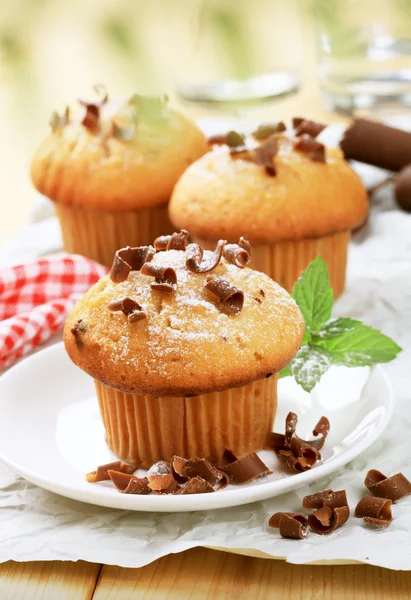 Fresh Muffins Sprinkled Sugar Chocolate Shavings — Stock Photo, Image