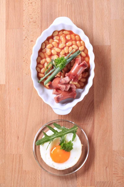 English Breakfast Baked Beans Sausages Fried Egg — Stock Photo, Image