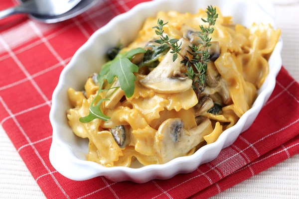 Vegetarian pasta dish — Stock Photo, Image
