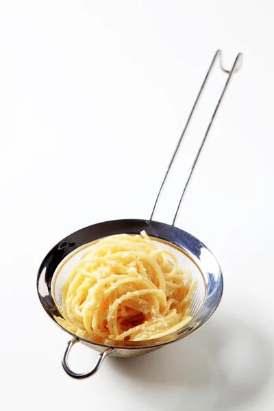 Spaghetti and cheese — Stock Photo, Image