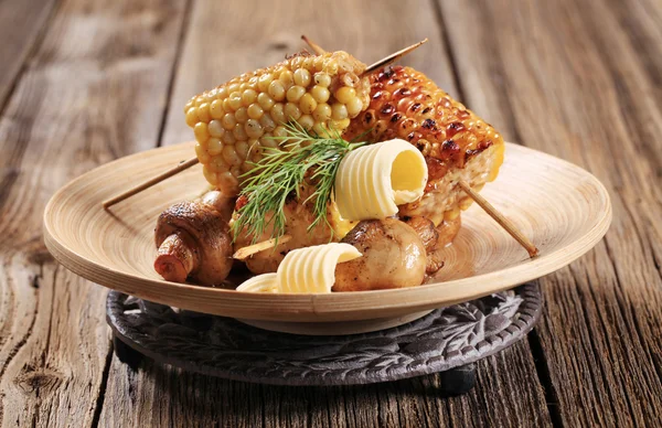 Pieczona kukurydza i grzyby — Zdjęcie stockowe