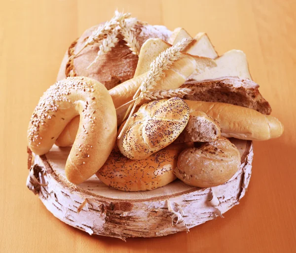 Variedade de pão fresco — Fotografia de Stock