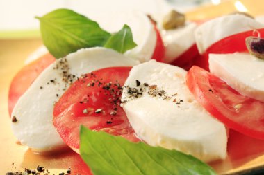 Caprese salatası