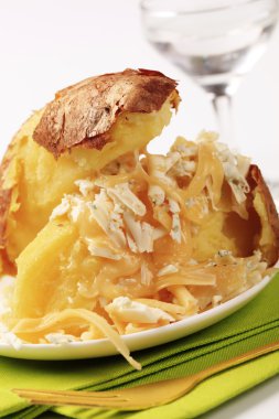 fırında patates ve peynir