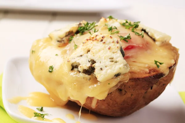 Doppio formaggio patate due volte al forno — Foto Stock