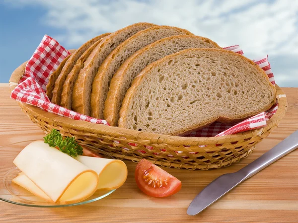 Ekmek ve peynir dilimleri — Stok fotoğraf