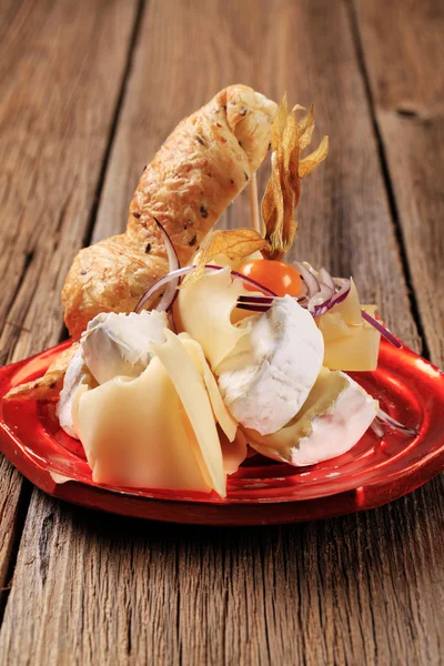 Cheese and roll — Stock Photo, Image