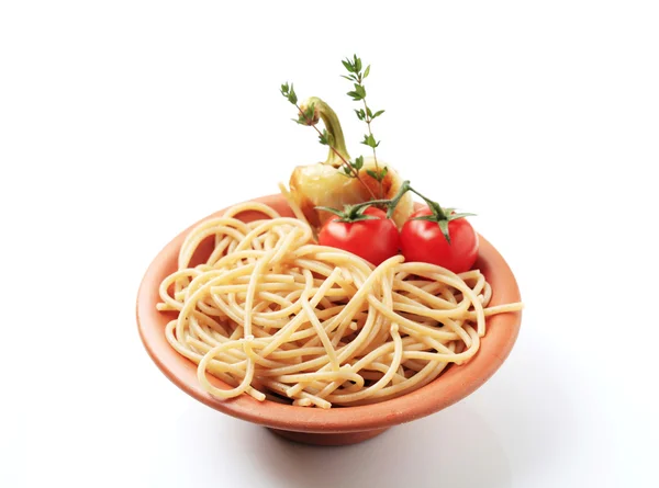 Espaguetis de trigo entero —  Fotos de Stock