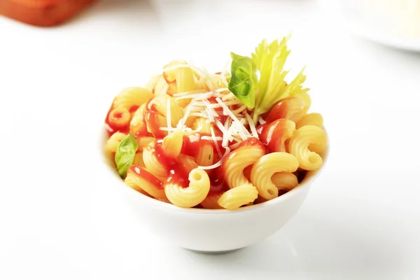 Pasta y salsa de tomate —  Fotos de Stock