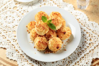 Coconut macaroons clipart