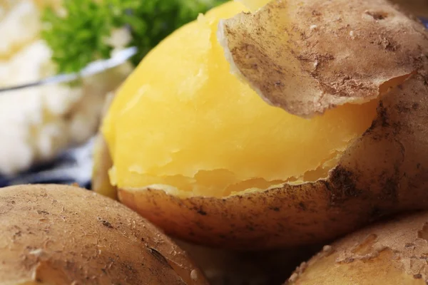 Kartoffeln in der Schale gekocht — Stockfoto