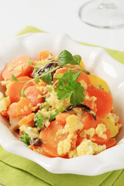 Mixed vegetables and scrambled egg — Stock Photo, Image