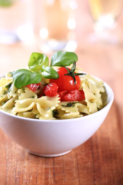 Schüssel Nudelsalat — Stockfoto