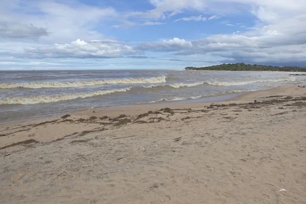 Песчаное море и небо в заливе Аругам — стоковое фото
