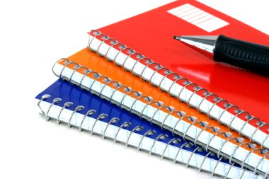 yığılmış tel notebooklar bağlı