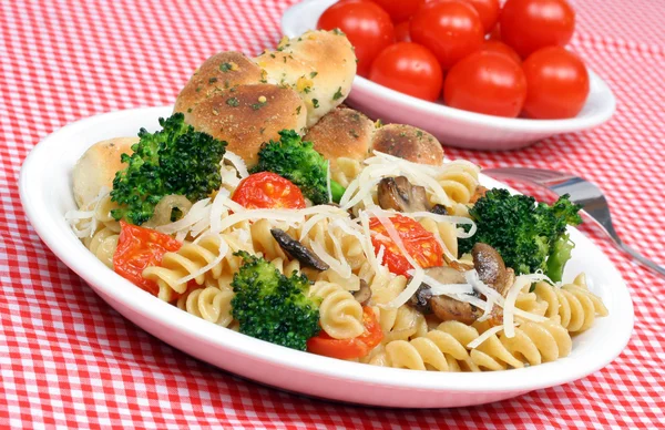 Pasta met verse groenten — Stockfoto
