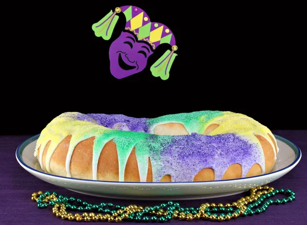 Kings Cake in Mardi Gras Setting — Stock Photo, Image
