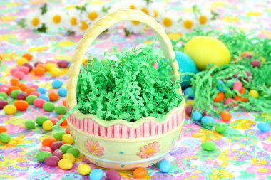 güzellikler için bekleyen boş Paskalya sepeti