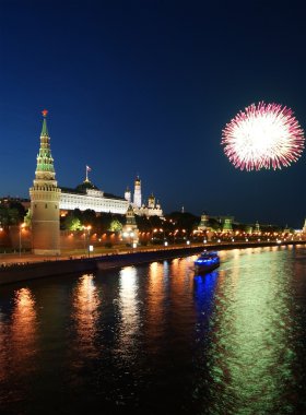 Moskova üzerinde havai fişek. Rusya, 12 Haziran 2010