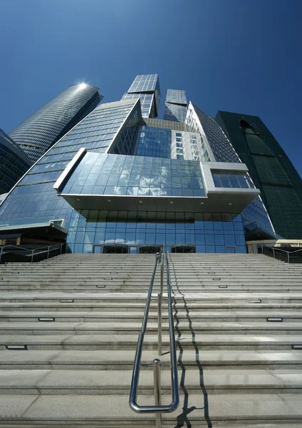 ガラス スチールから高層ビルの建設と国際ビジネスの複合体のコンクリート センター モスクワ ロシアのモスクワ都市 2010 — ストック写真