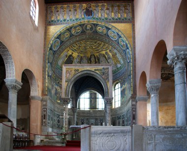 euphrasian Bazilikası, orta nefin ve kivory. Porec, Istria, Hırvatistan. unesco Dünya Mirası listesinde yer