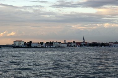 Deniz Manzaralı ve günbatımı zamanı, Hırvatistan, porec şehirde