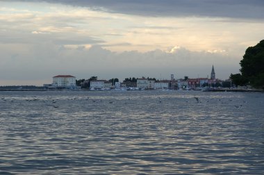 Deniz Manzaralı ve günbatımı zamanı, Hırvatistan, porec şehirde