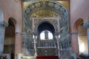 euphrasian Bazilikası, orta nefin ve kivory. Porec, Istria, Hırvatistan. inclu