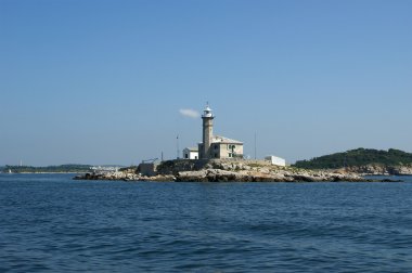 bulutsuz berrak bir hava deniz feneri