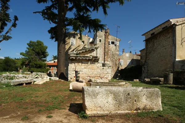 Strade del centro storico di Parenzo, Istria, Croazia — Foto Stock