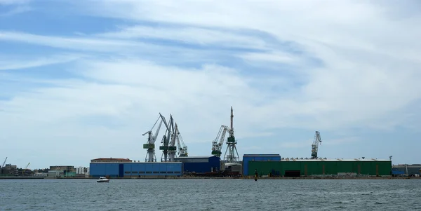 海洋运输货物的端口 起重机 普拉克罗地亚 — 图库照片