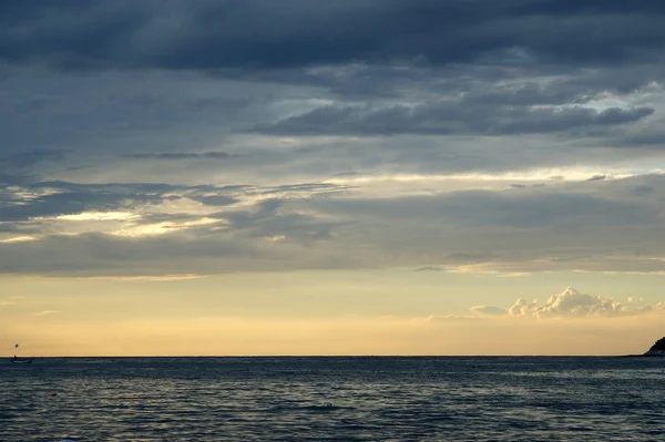 Abstrakt hav och solnedgång bakgrund — Stockfoto