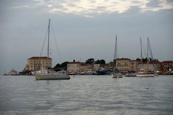 Över Havet Och Staden Solnedgång Kroatien Porec — Stockfoto