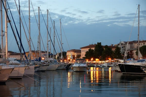 Deniz Manzaralı Günbatımı Zamanı Hırvatistan Porec Şehirde — Stok fotoğraf