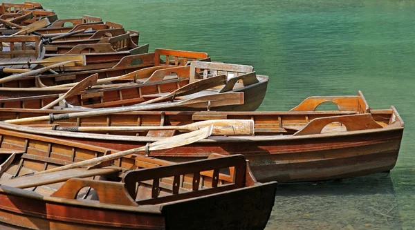 Varios Botes Remo Madera Muelle — Foto de Stock