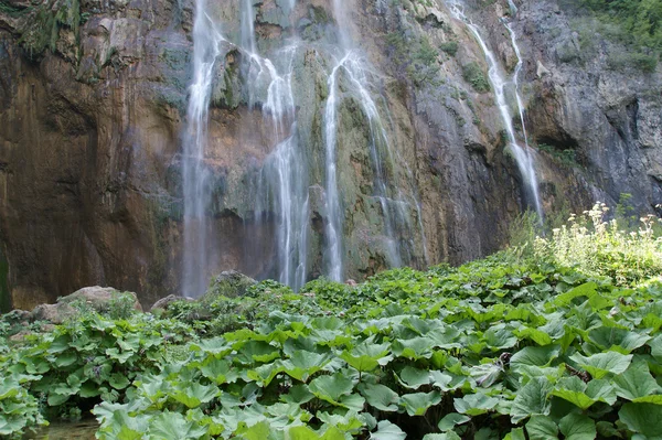 Velký Vodopád Horách Plitvická Jezera Národní Park Chorvatsku — Stock fotografie