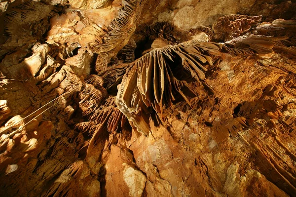 Estalactites Estalagmites Numa Caverna Beredine Croácia — Fotografia de Stock
