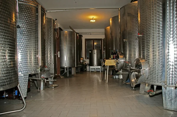 현대 인테리어 와이너리 와인 포도 — 스톡 사진